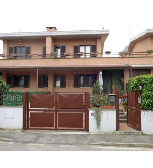 casa indipendente in vendita a Lanuvio in zona Bellavista