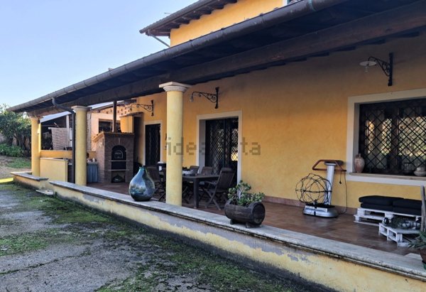 casa indipendente in vendita a Lanuvio in zona Stragonello