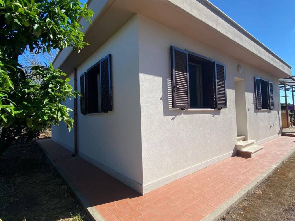 casa indipendente in vendita a Lanuvio