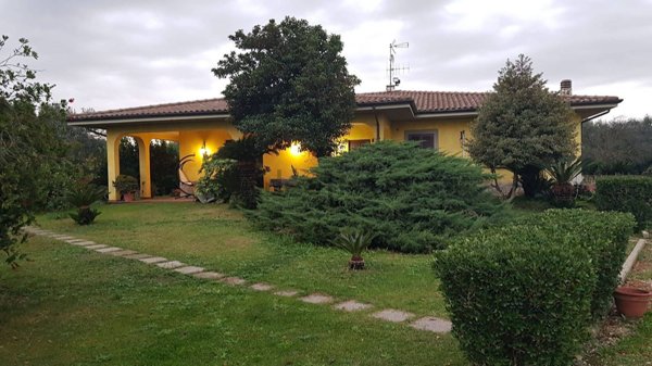 casa indipendente in vendita a Lanuvio
