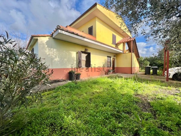 casa indipendente in vendita a Lanuvio