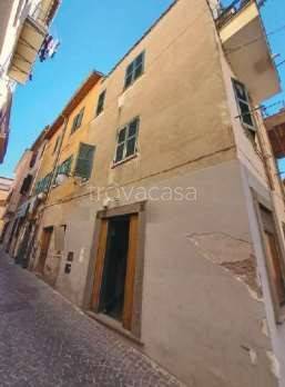 negozio in vendita a Lanuvio