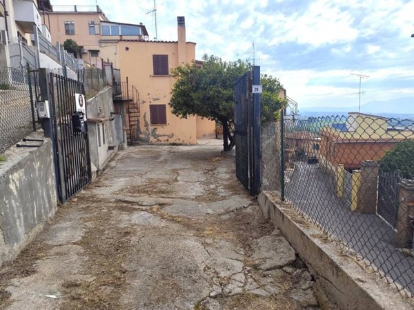 casa indipendente in vendita a Lanuvio