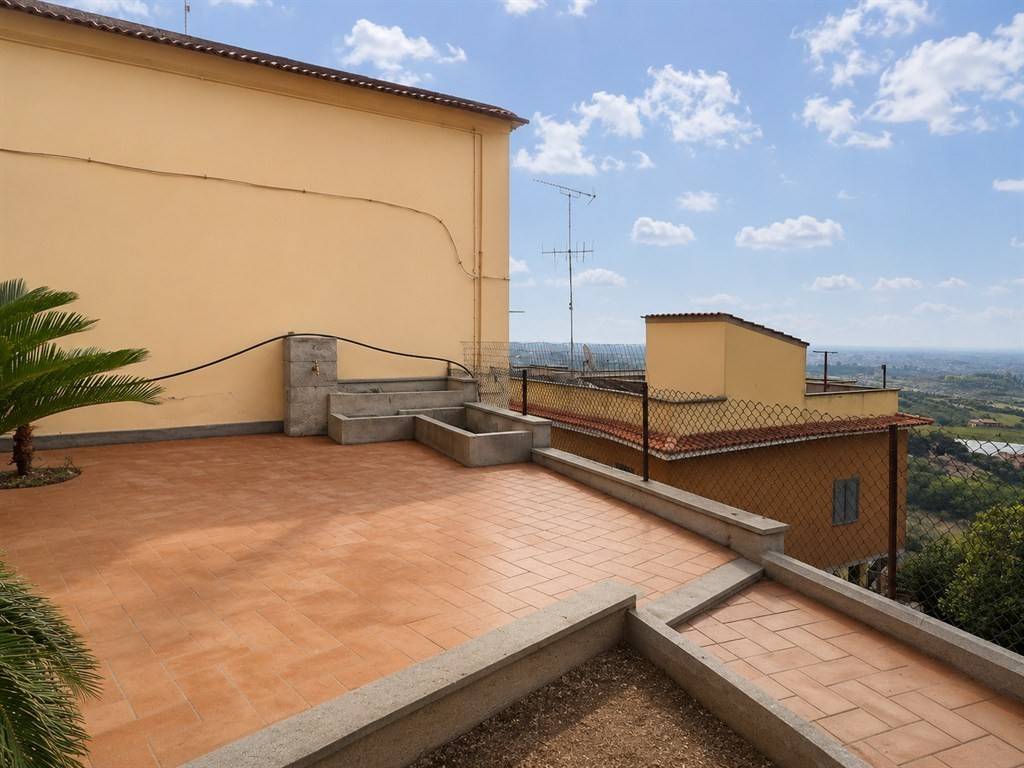 casa indipendente in vendita a Lanuvio