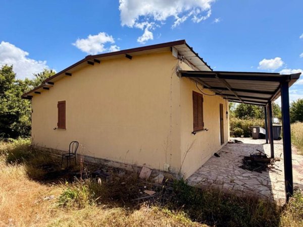 casa indipendente in vendita a Lanuvio