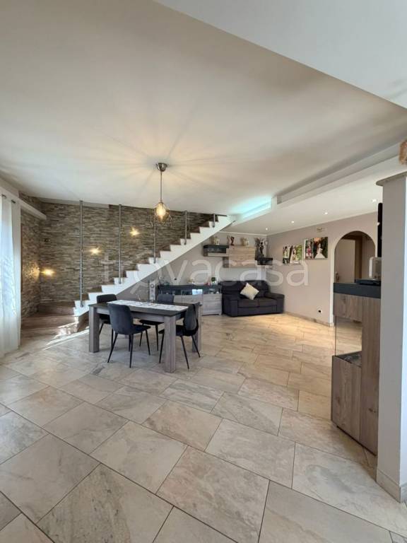 casa indipendente in vendita a Lanuvio