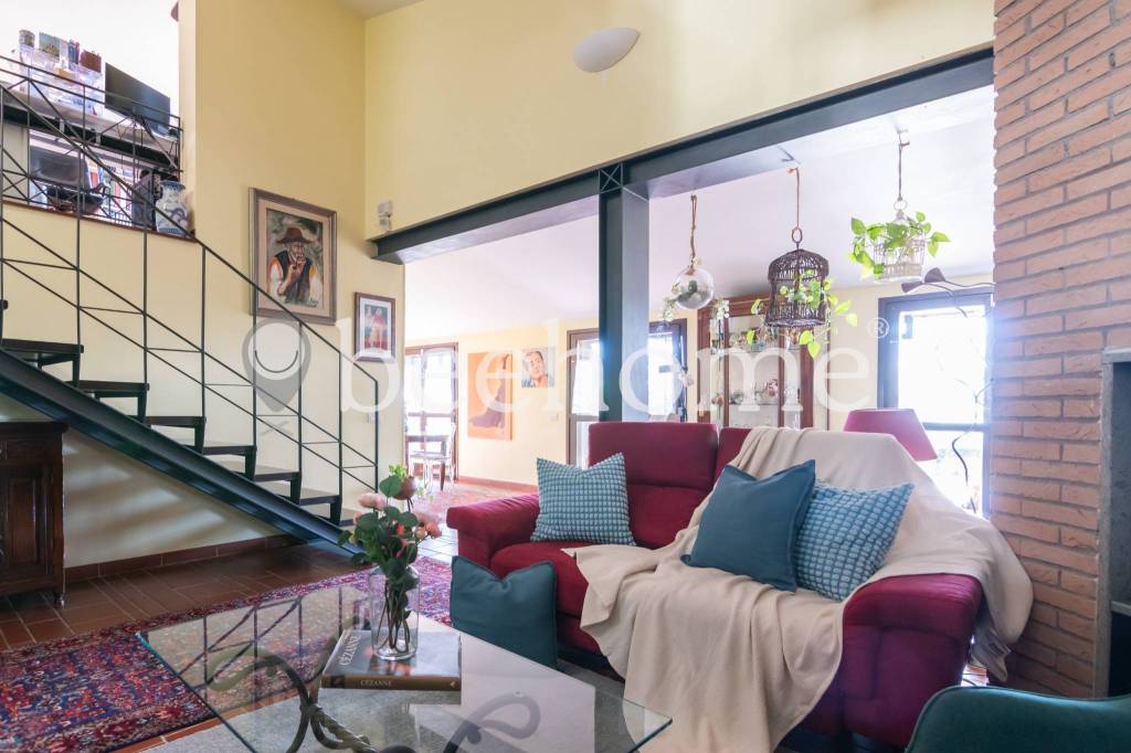 casa indipendente in vendita a Lanuvio in zona Pietrara