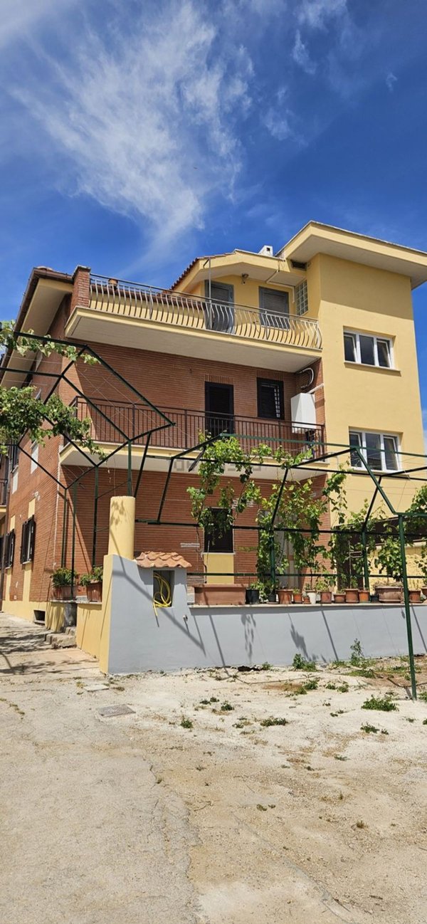 appartamento in vendita a Lanuvio in zona Pascolare