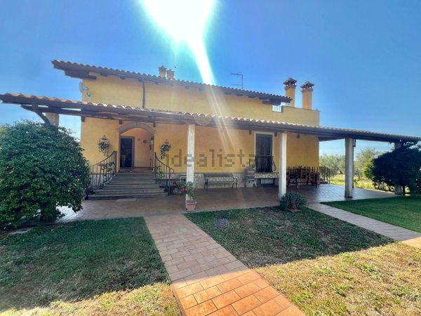 casa indipendente in vendita a Lanuvio in zona Malcavallo