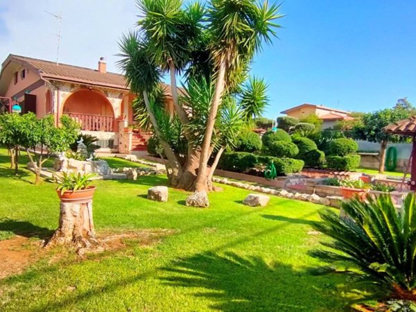 casa indipendente in vendita a Lanuvio in zona Stragonello