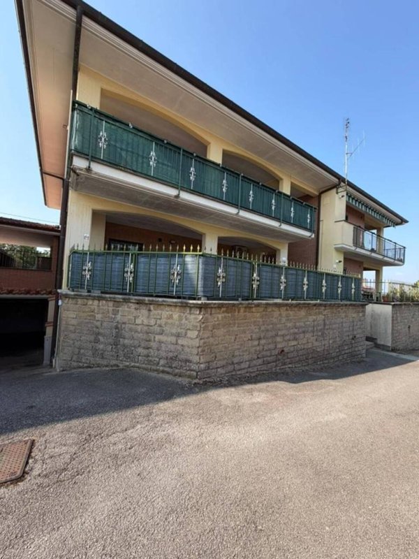 appartamento in vendita a Lanuvio in zona Pascolare