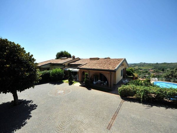 casa indipendente in vendita a Lanuvio
