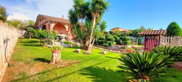 casa indipendente in vendita a Lanuvio in zona Stragonello