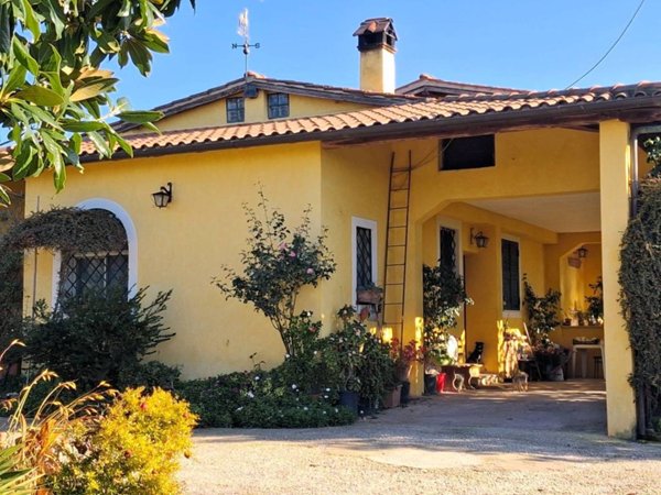 casa indipendente in vendita a Lanuvio in zona Stragonello