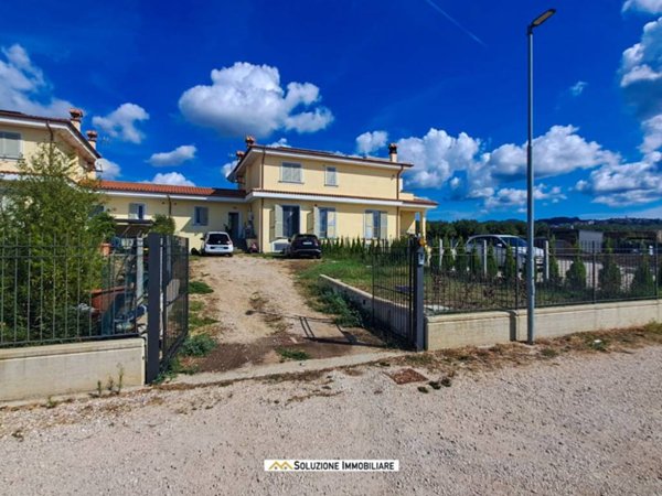 casa indipendente in vendita a Lanuvio