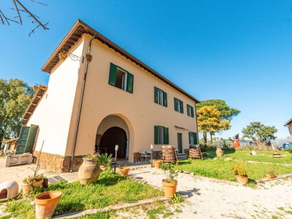 casa indipendente in vendita a Lanuvio in zona Pietrara