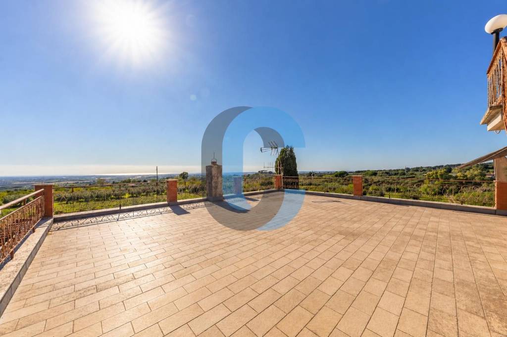 casa indipendente in vendita a Lanuvio in zona Monte Giove