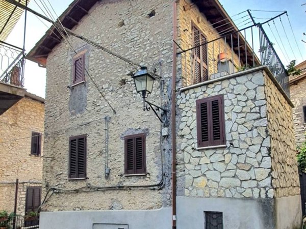casa indipendente in vendita a Licenza