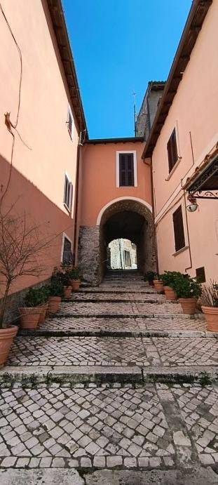 casa indipendente in vendita a Licenza