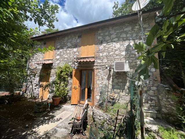 casa indipendente in vendita a Licenza