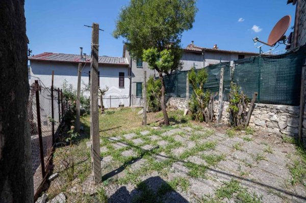 casa indipendente in vendita a Licenza