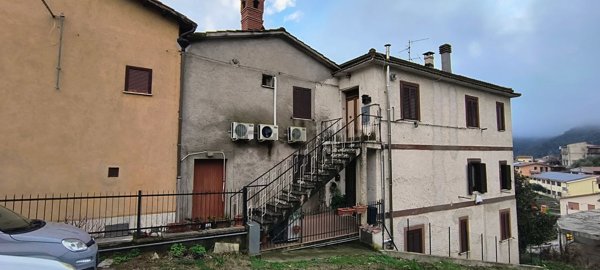 appartamento in vendita a Licenza in zona Civitella di Licenza