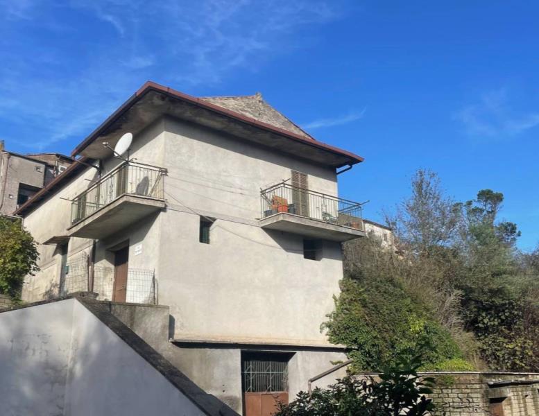 casa indipendente in vendita a Magliano Romano