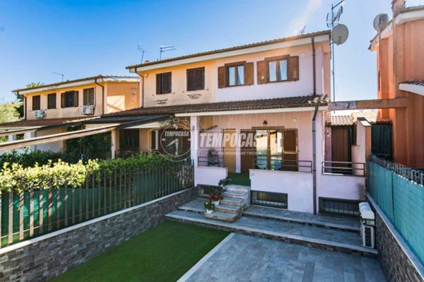 casa indipendente in vendita a Magliano Romano