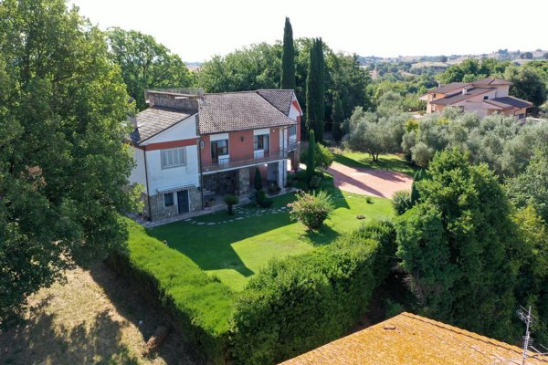casa indipendente in vendita a Magliano Romano