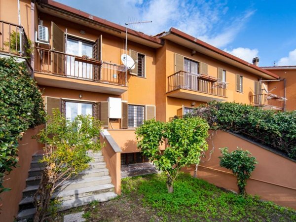 casa indipendente in vendita a Magliano Romano