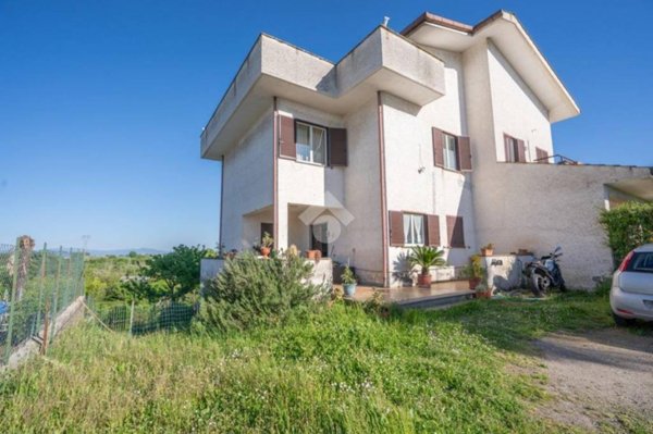 casa indipendente in vendita a Magliano Romano