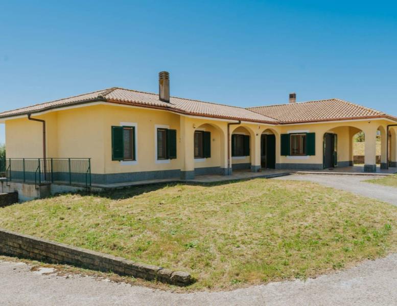 casa indipendente in vendita a Magliano Romano