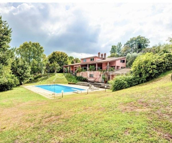 casa indipendente in vendita a Magliano Romano