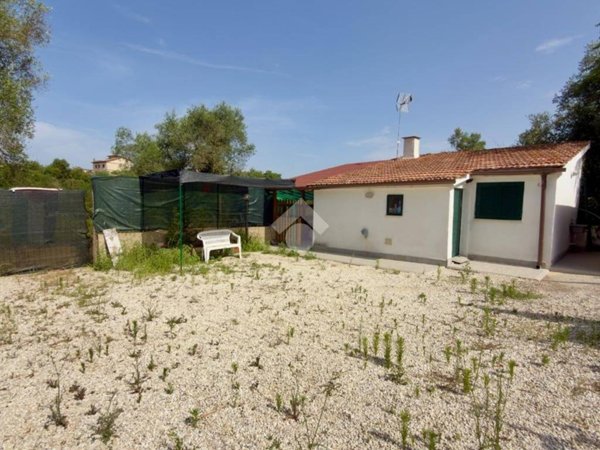 casa indipendente in vendita a Magliano Romano