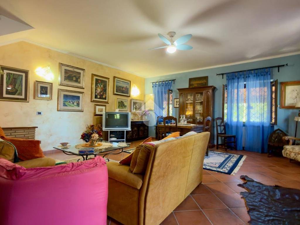 casa indipendente in vendita a Magliano Romano