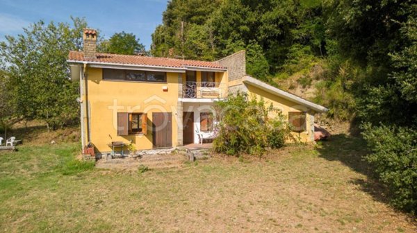 casa indipendente in vendita a Manziana