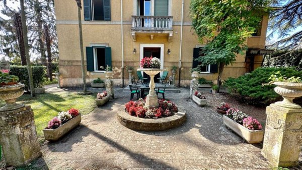 casa indipendente in vendita a Manziana