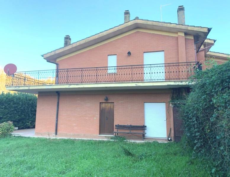 casa indipendente in vendita a Manziana