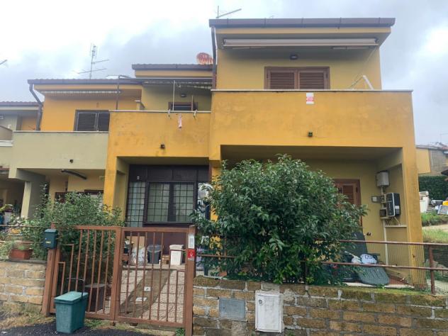 casa indipendente in vendita a Manziana