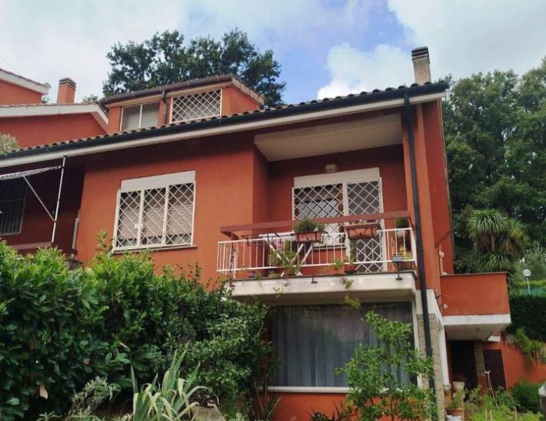 casa indipendente in vendita a Manziana