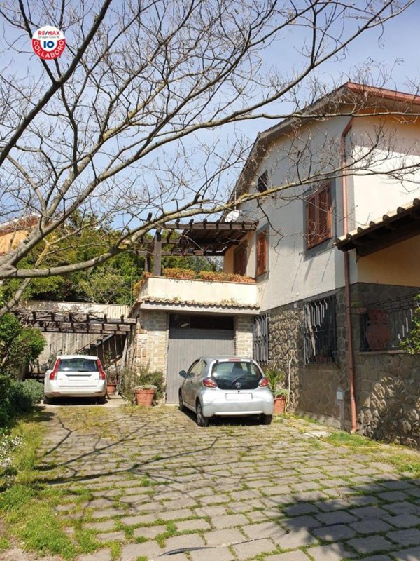 casa indipendente in vendita a Manziana in zona Quadroni
