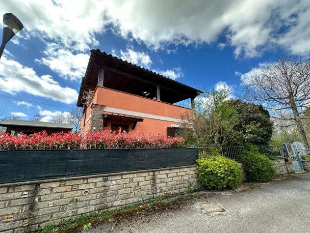 casa indipendente in vendita a Manziana