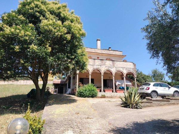 casa indipendente in vendita a Manziana