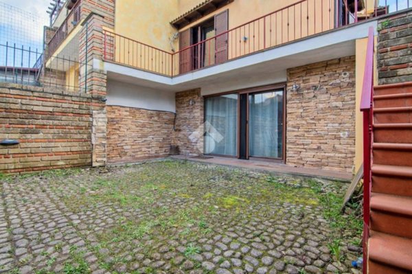 casa indipendente in vendita a Manziana