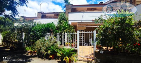 casa indipendente in vendita a Manziana