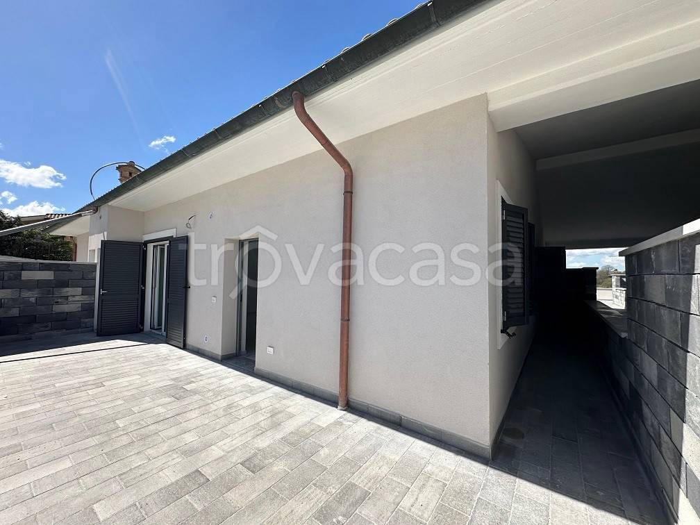 casa indipendente in vendita a Manziana