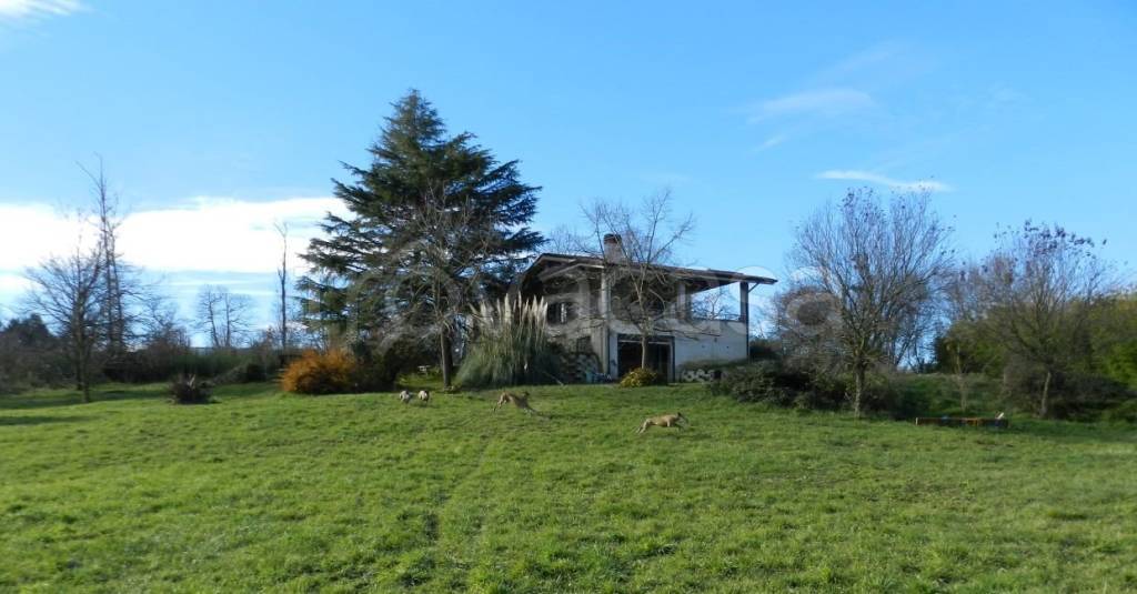 casa indipendente in vendita a Manziana