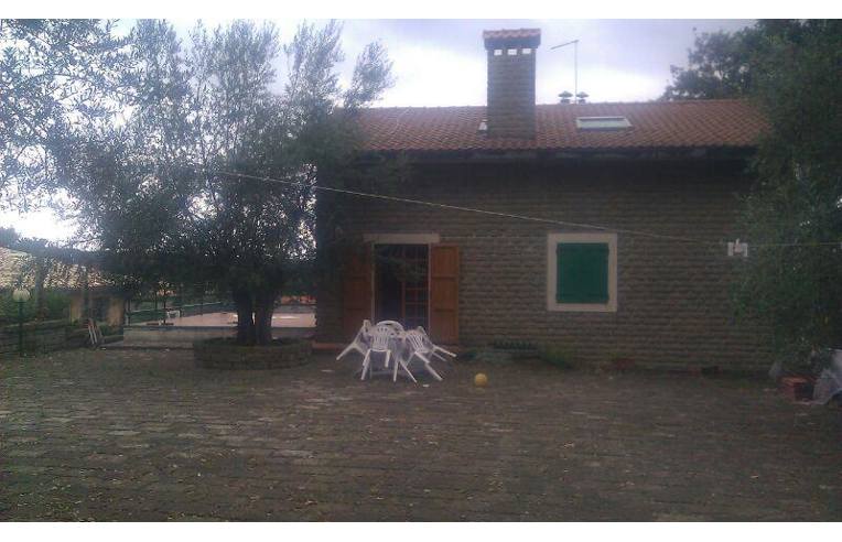 casa indipendente in vendita a Manziana