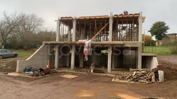 casa indipendente in vendita a Manziana