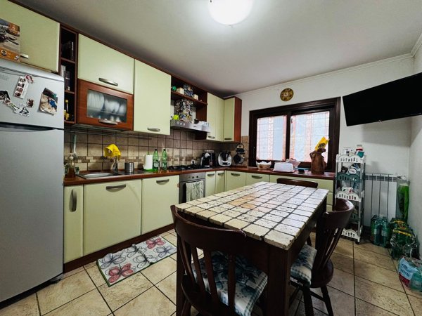 casa indipendente in vendita a Manziana